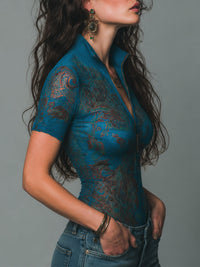 Blouse Slim-fit à Manches Courtes Imprimée Vintage avec Fermeture Éclair Frontal
