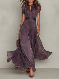 Ambre | Robe longue violette avec découpe goutte d'eau et bordure en dentelle de mousseline